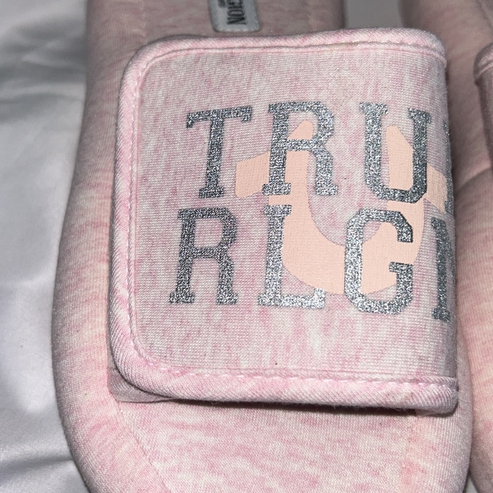 True Religion Pink And Gray Horseshoe Adjustable Strap Slide On Slippers - Picture 6 of 12